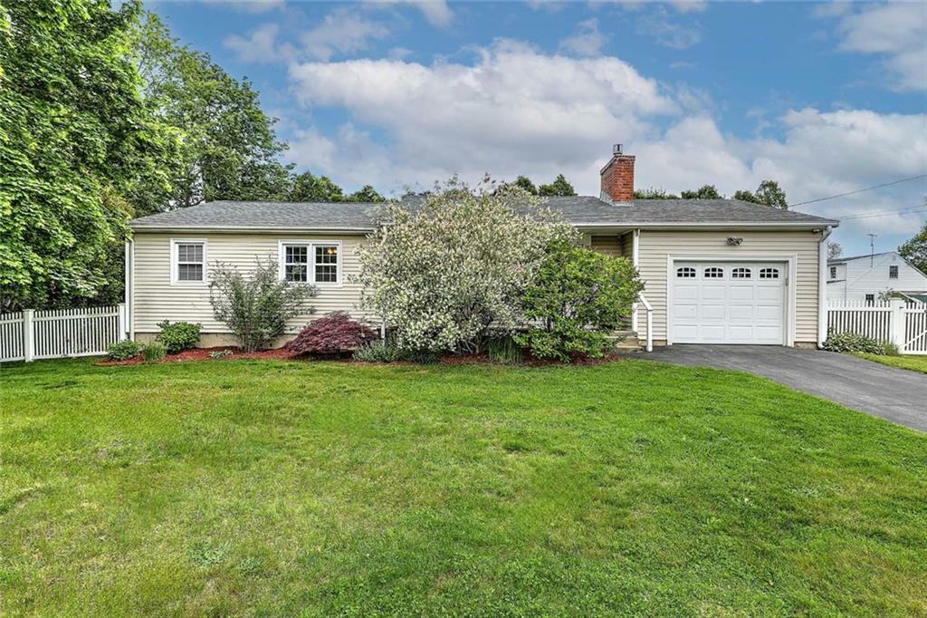 Property Photo:  4 Johnson Court  RI 02809 