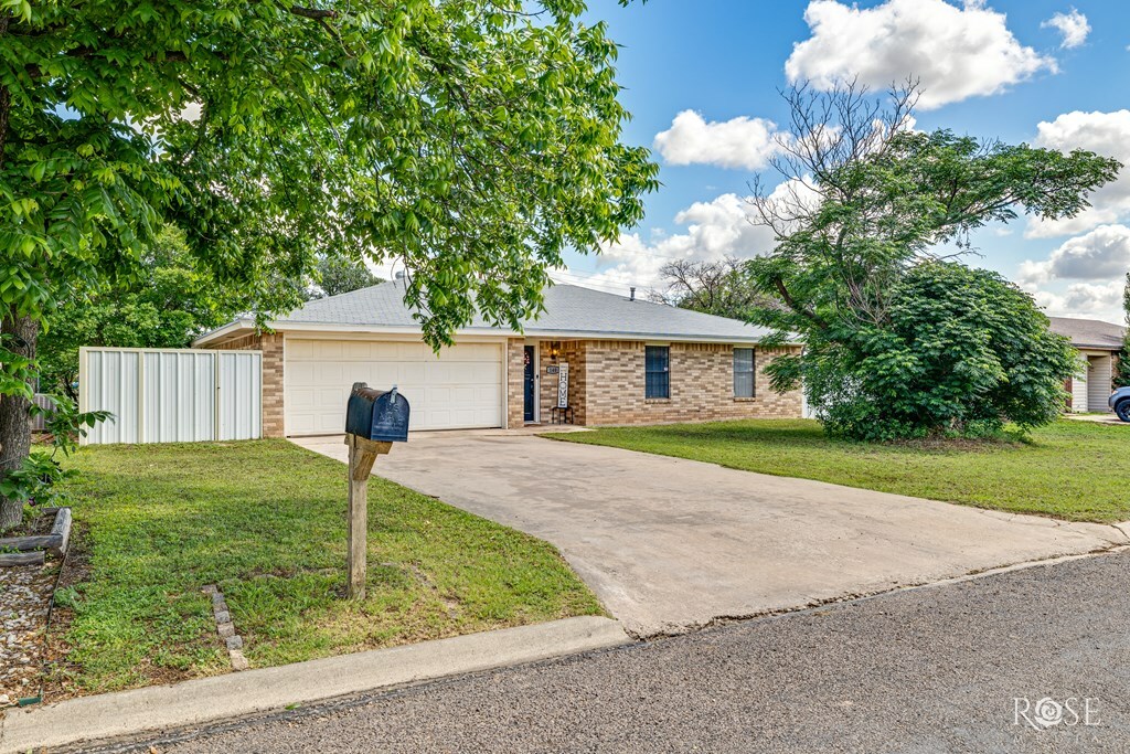 Property Photo:  140 Van Zandt St  TX 76905 