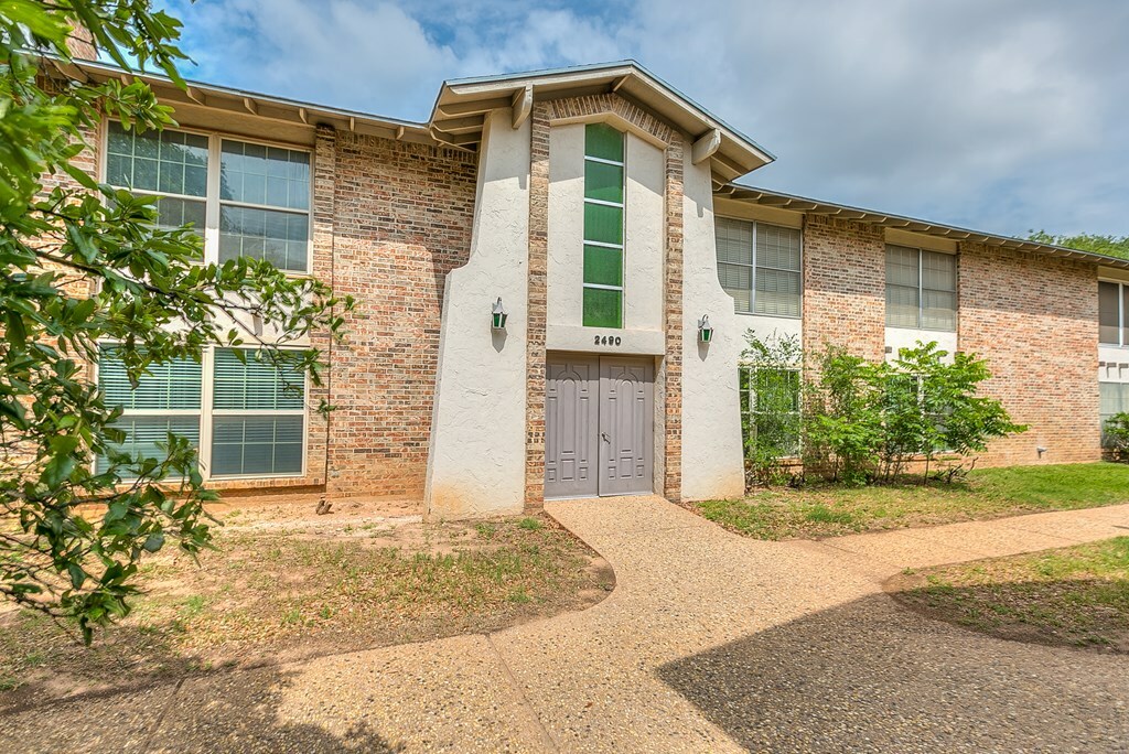 Property Photo: 2490 - C University Ave TX 76904