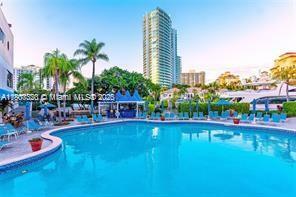 Property Photo: 19707 Turnberry Way 18L FL 33180