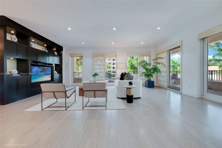 Property Photo: 13637 Deering Bay Dr 231 FL 33158