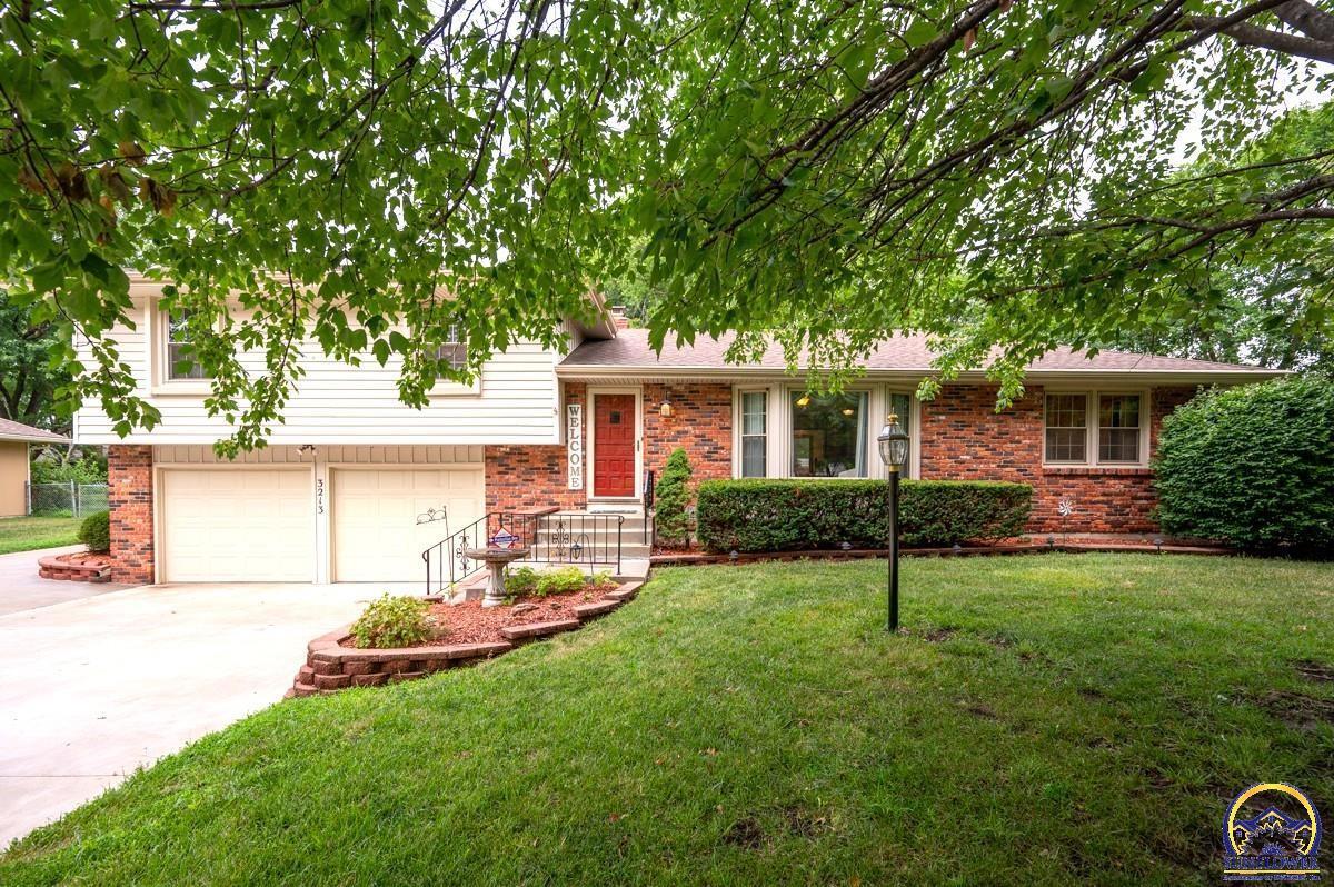 Property Photo:  3213 SE Arbor Dr  KS 66605 