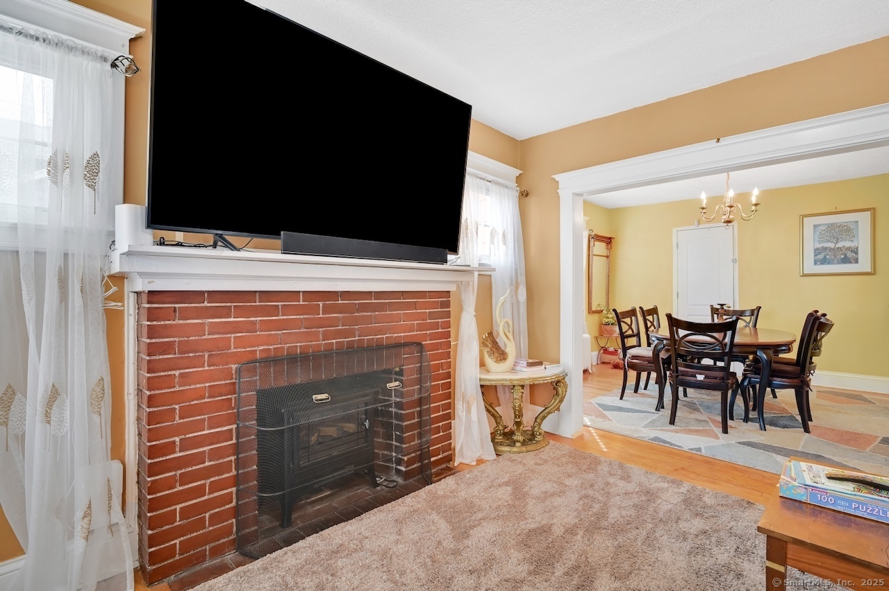 Property Photo: 809 Burnside Avenue CT 06108