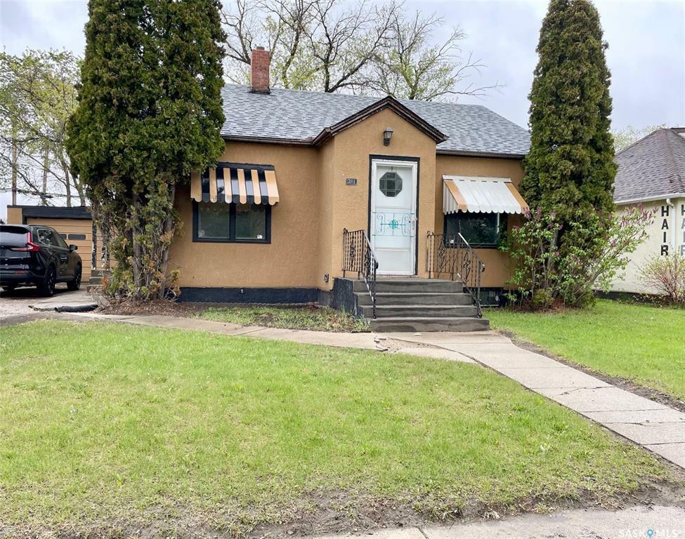 Property Photo:  211 Broadway Street W  SK S3N 0M9 