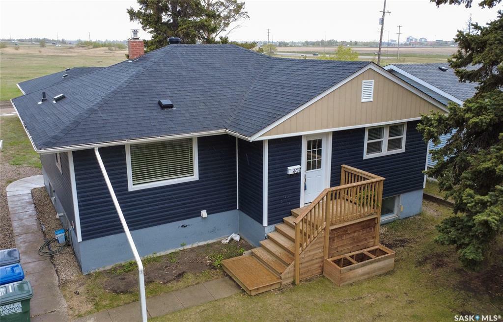 Property Photo: 407 108th Street W SK S7N 1R1