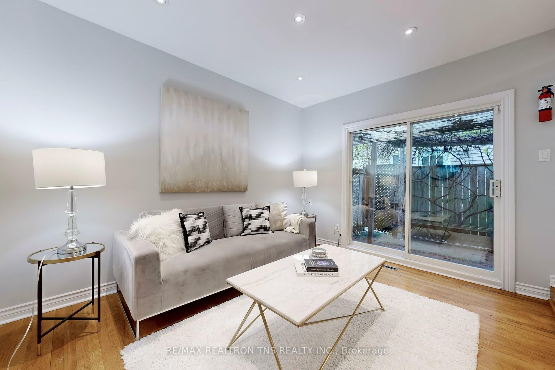 Property Photo: 60 Springhead Gardens ON L4C 5B9