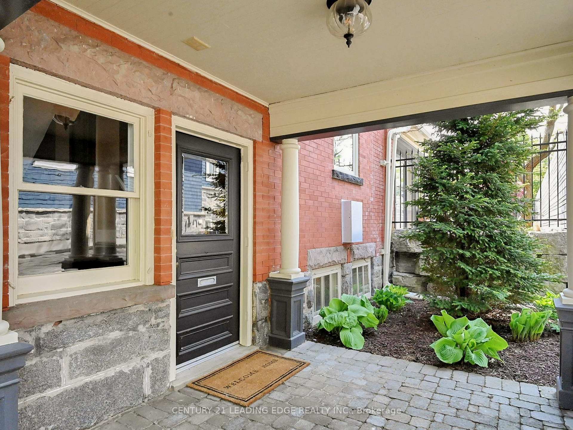 Property Photo: 18 Brant Road N ON N1S 2W1