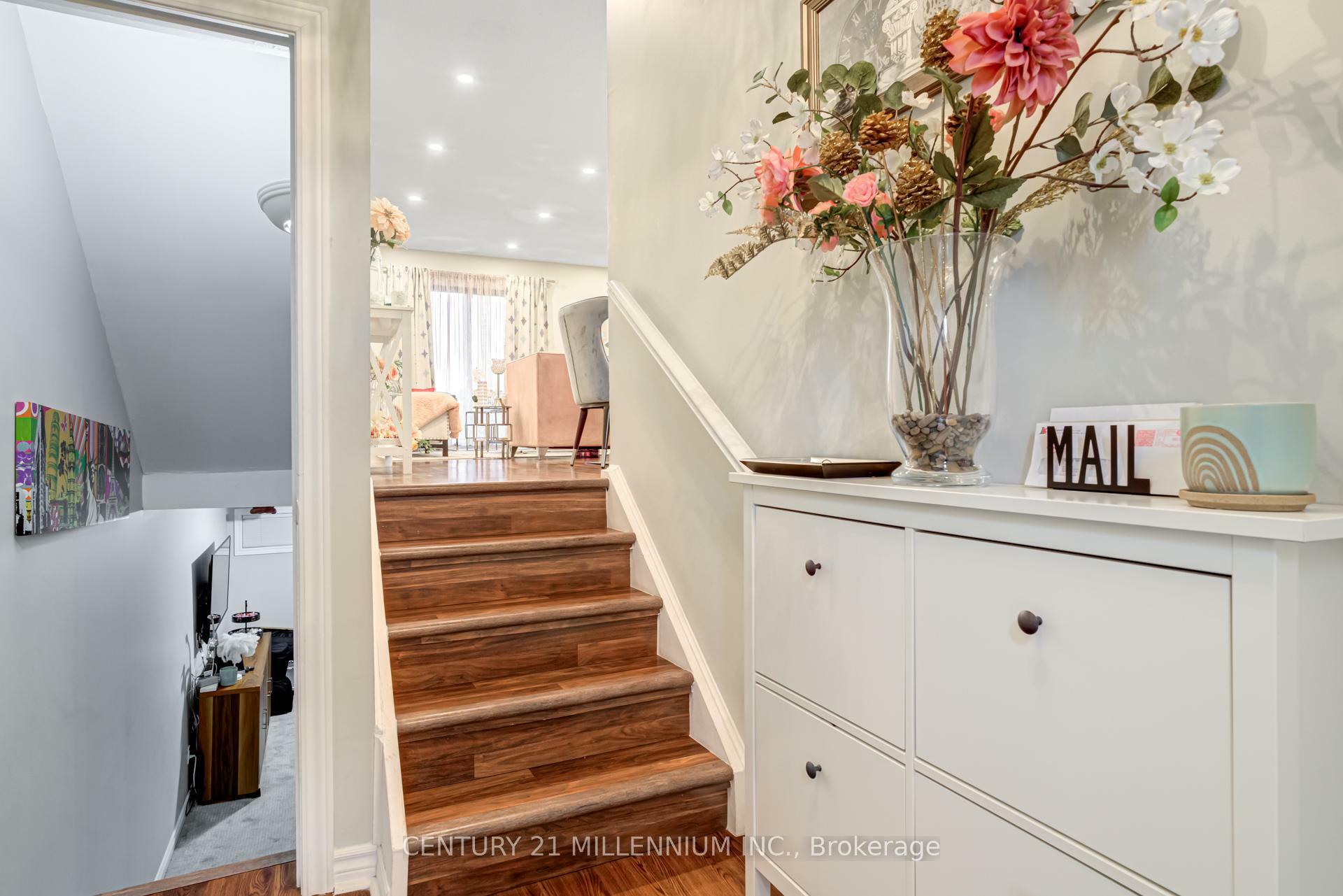 Property Photo: 1536 Sixth Line 4 ON L6H 2P2