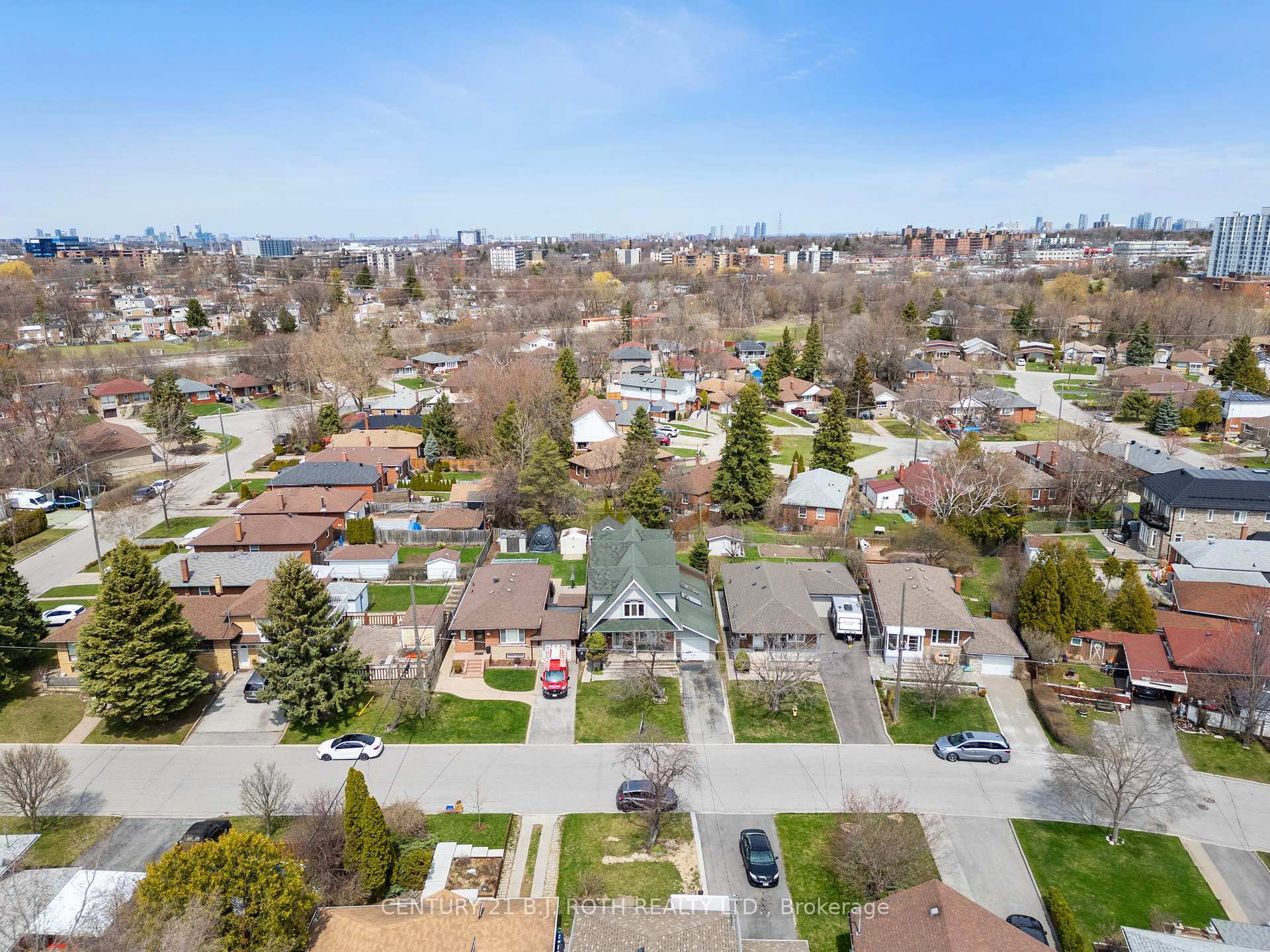 Property Photo: 68 Maywood Park ON M1K 2H2