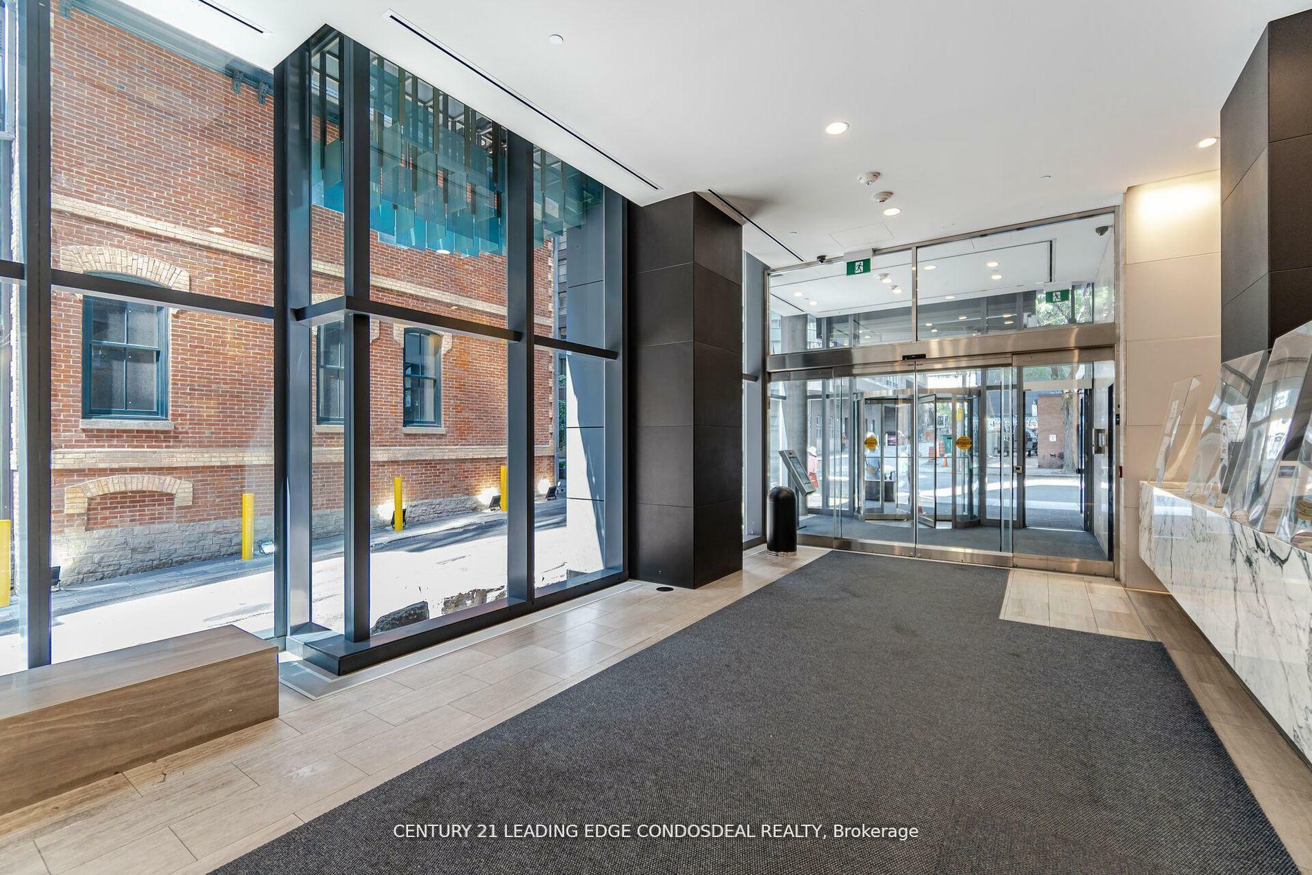 Property Photo: 7 Grenville Street 2707 ON M4Y 0E9