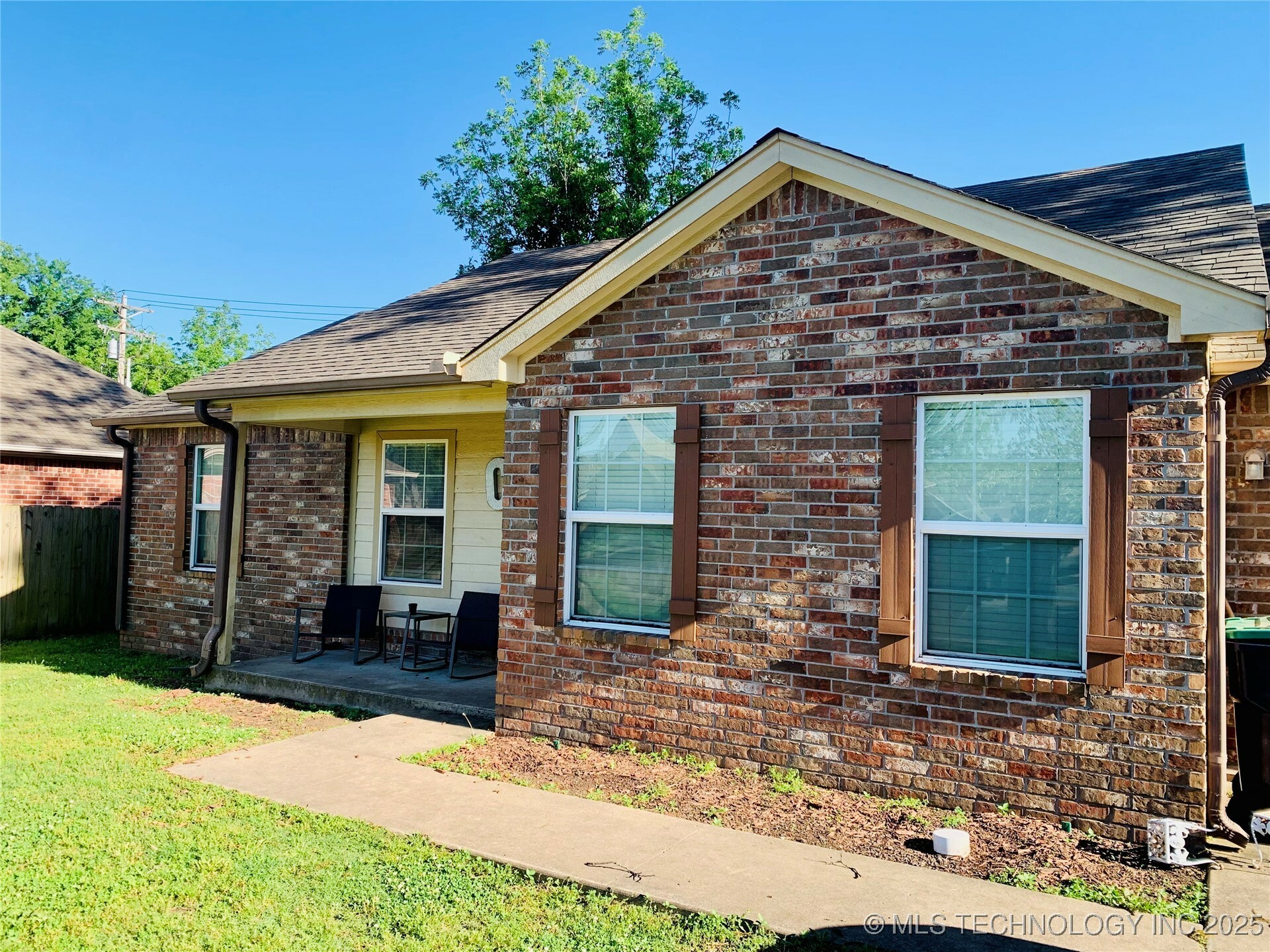 Property Photo: 729 Meadows Circle OK 74464