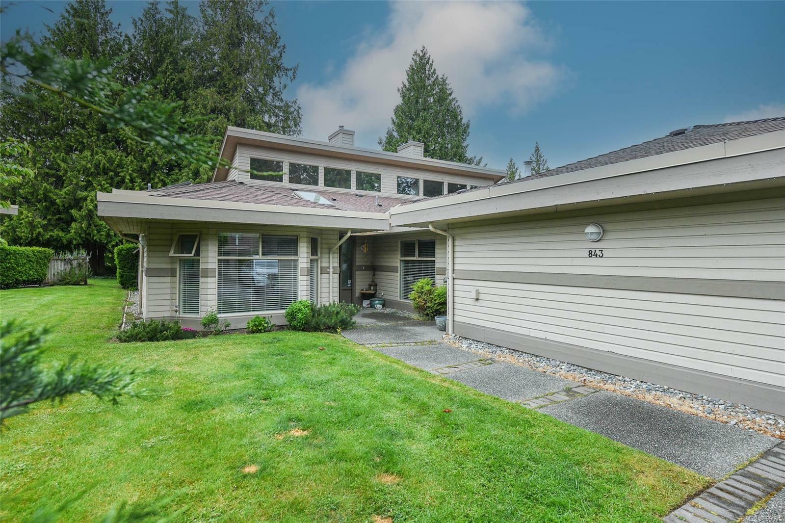 Property Photo: 843 Lakes Blvd BC V9P 2P8