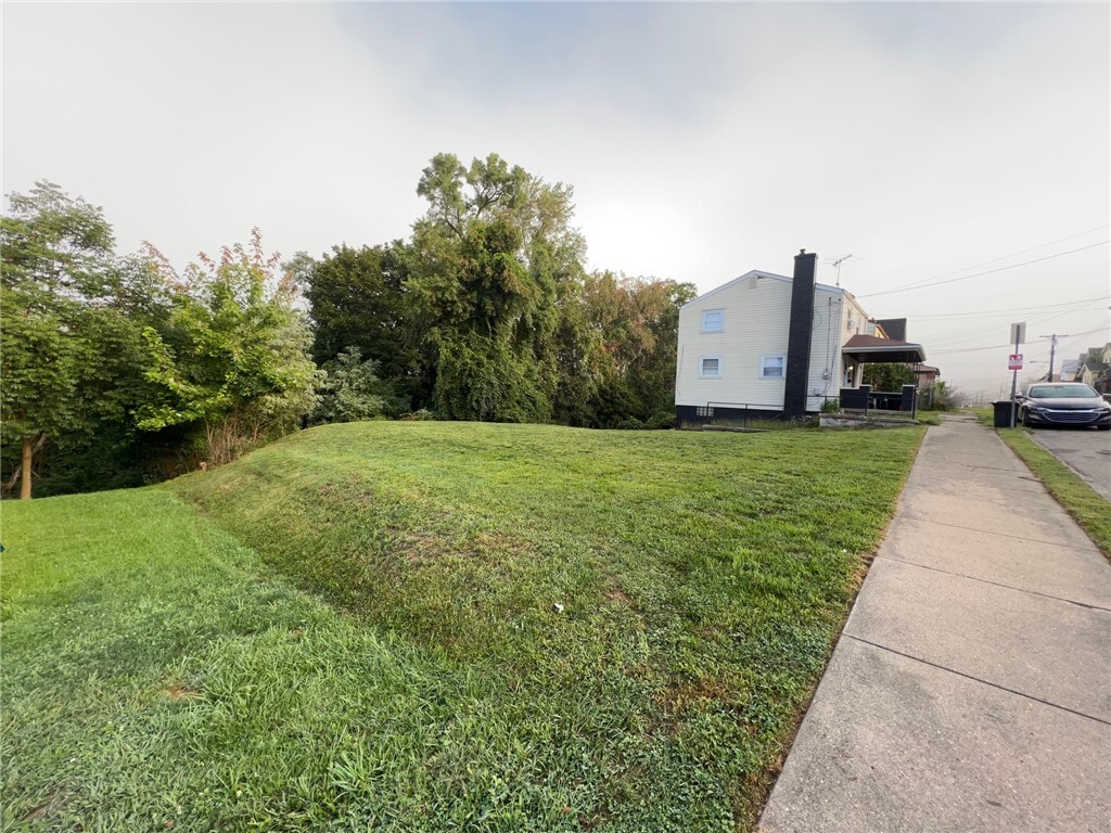Property Photo:  454 Edith St  PA 15211 