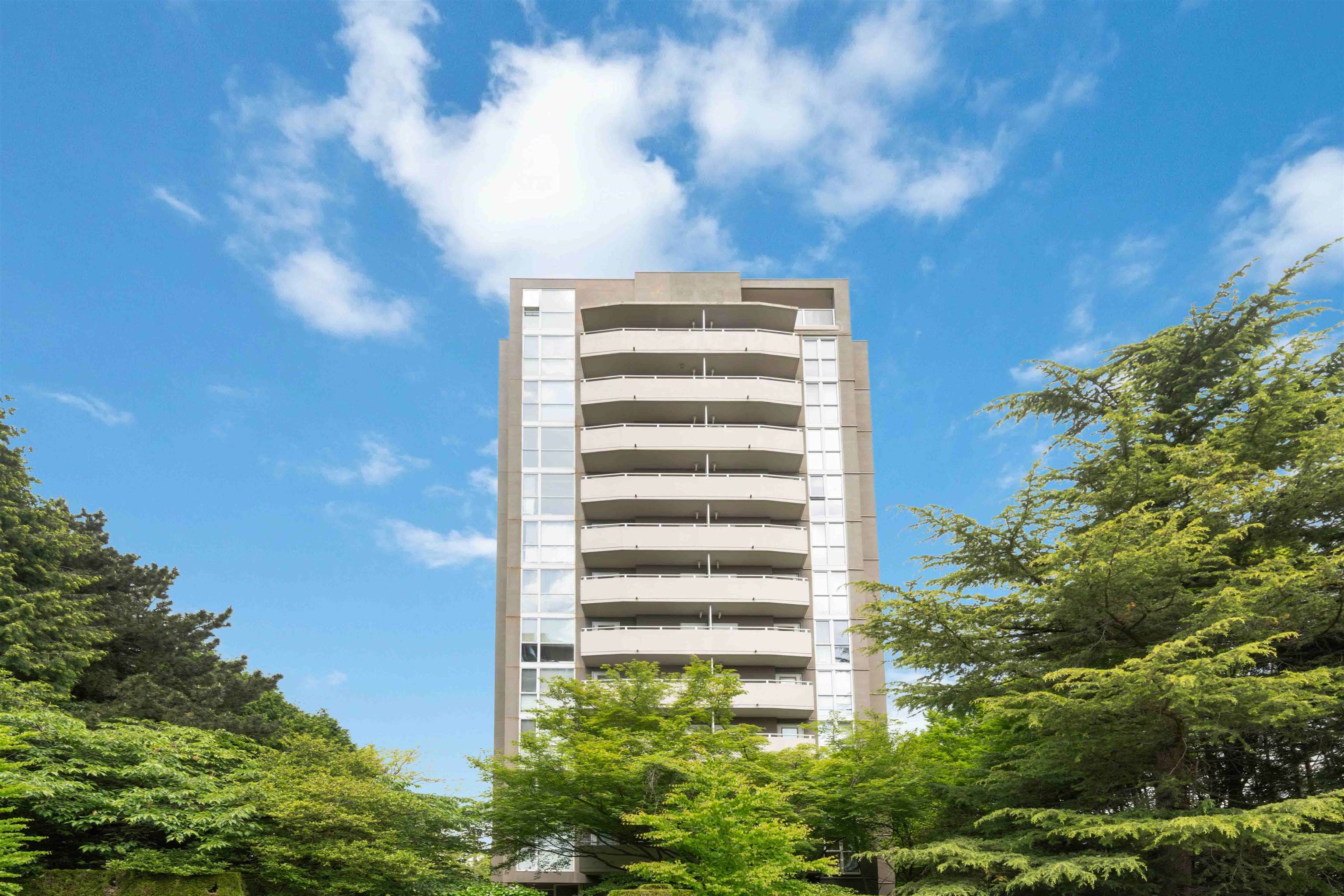 Property Photo: 2121 W 38th Avenue 1002 BC V6M 1R8