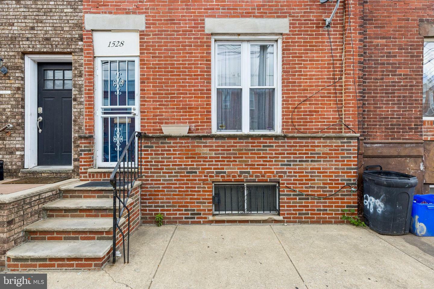 Property Photo: 1528 S 29th Street PA 19146
