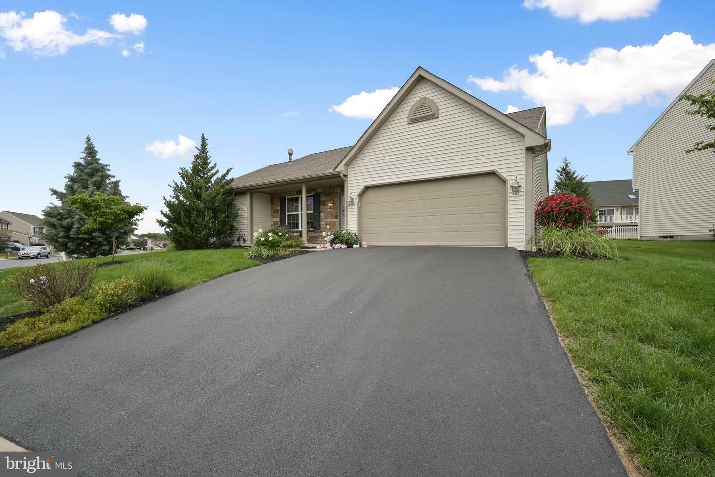 Property Photo: 1009 Rosebud Street PA 19605