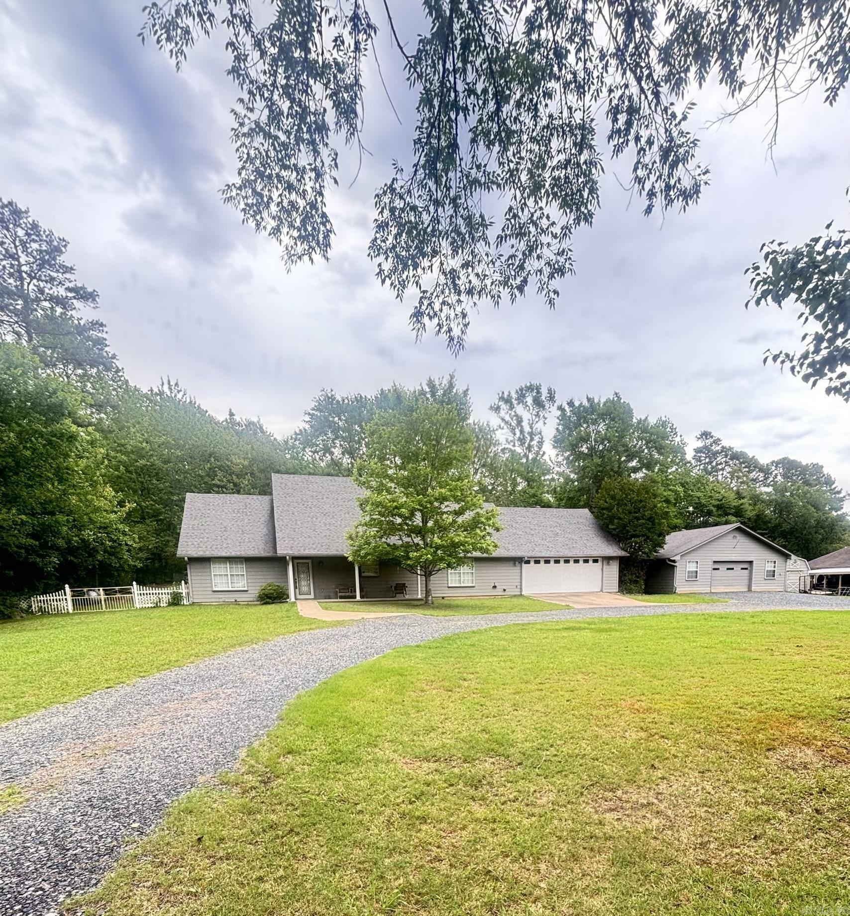 Property Photo: 1516 Wildwood AR 71953