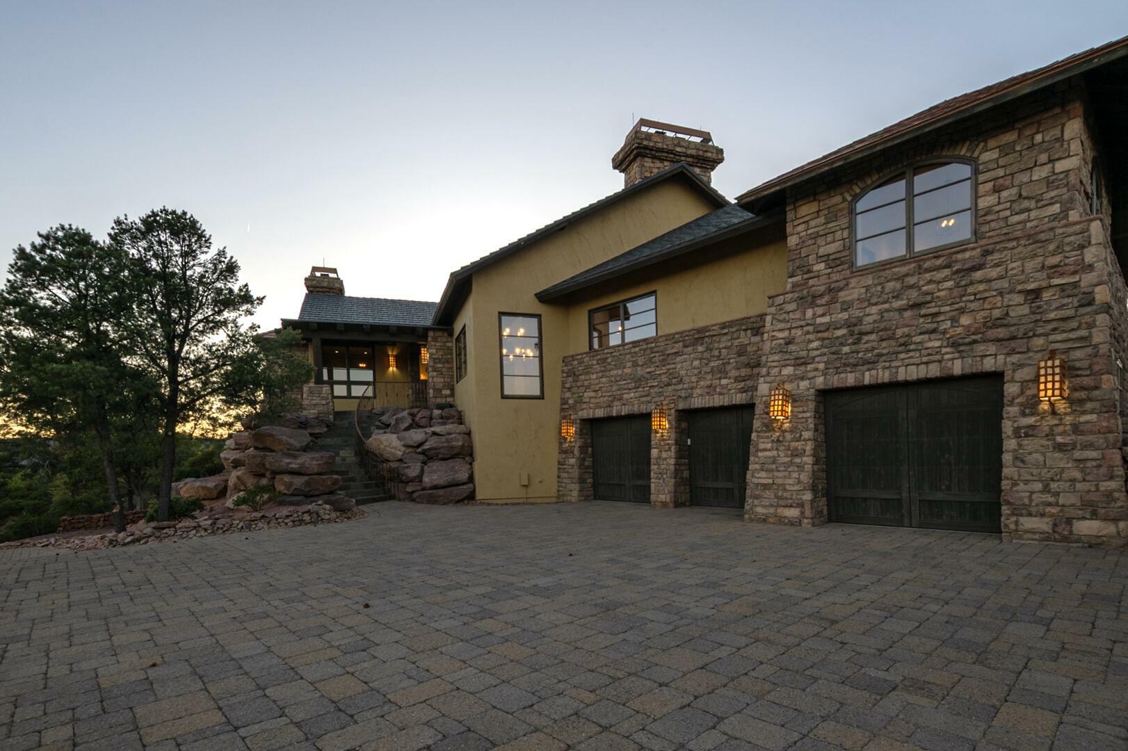 Property Photo: 2910 E Chuparosa Circle AZ 85541