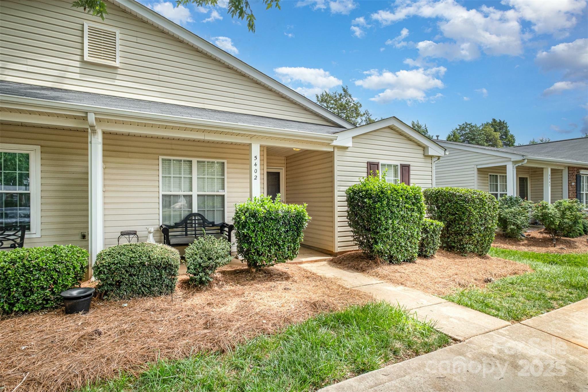 Property Photo: 5402 Harris Cove Drive NC 28269