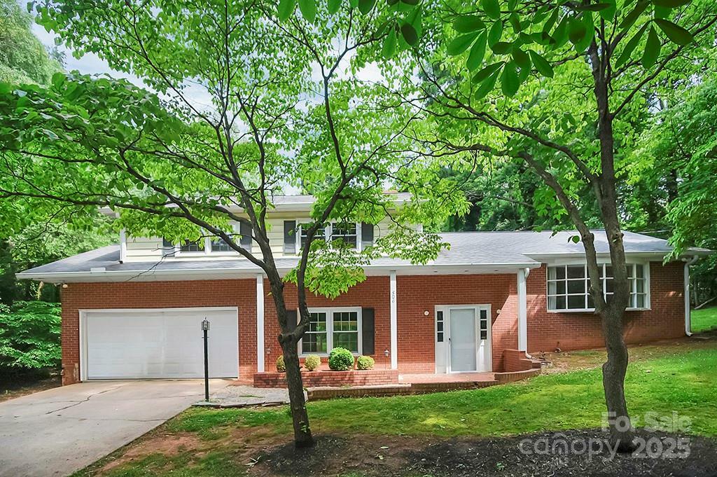 Property Photo: 506 Richards Drive NC 28150