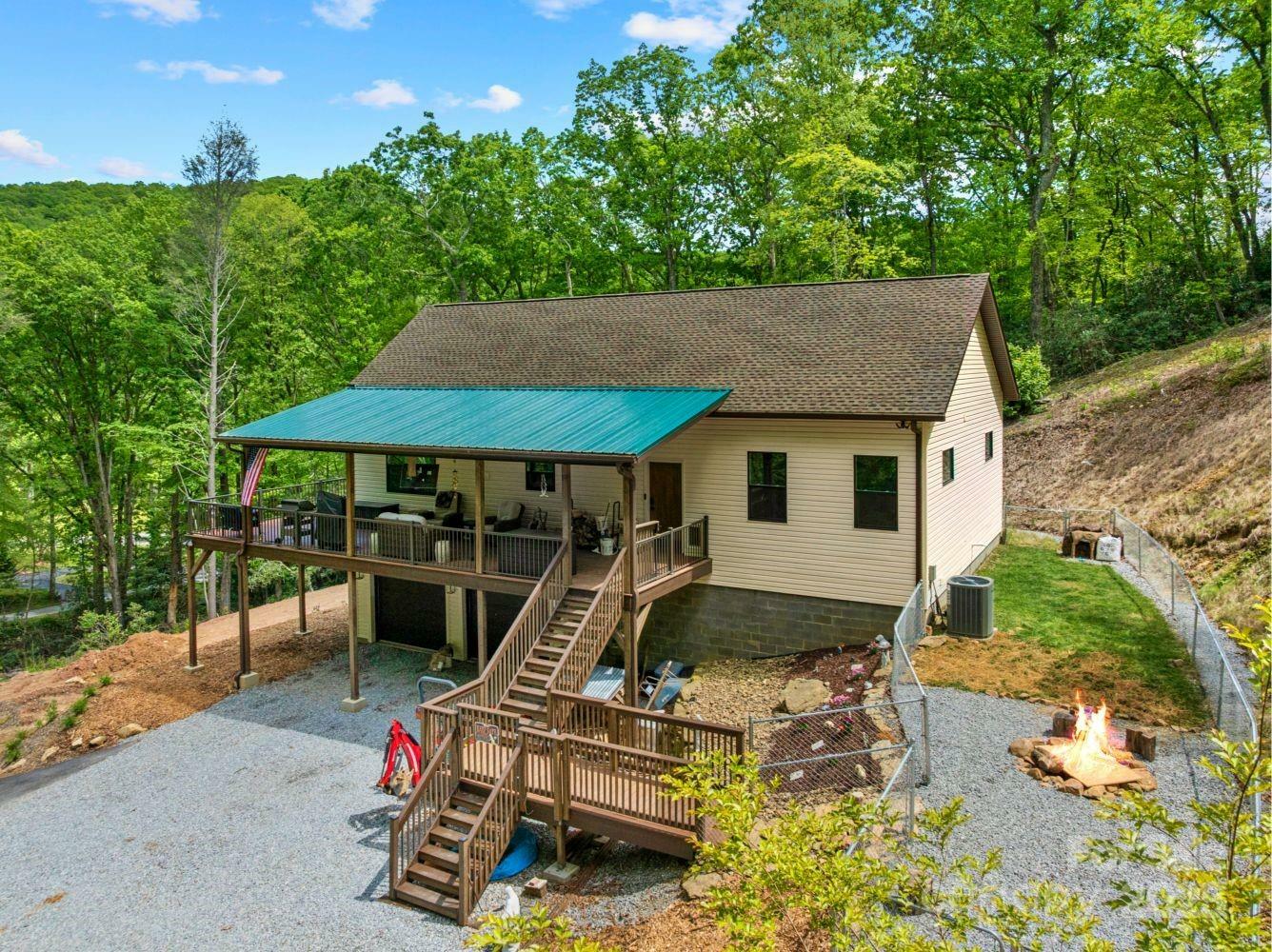 Property Photo: 143 Burnside Trail NC 28792