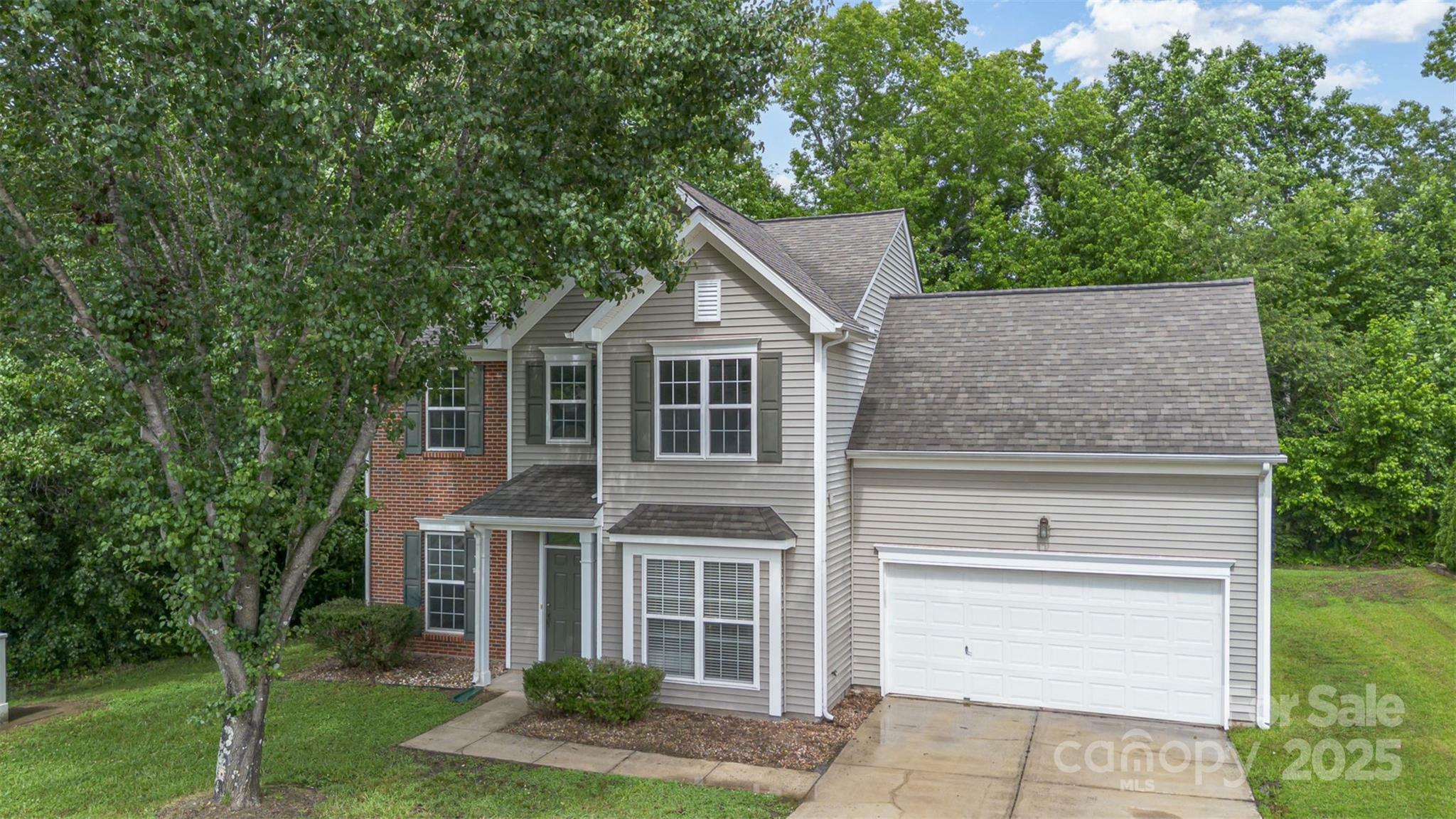 Property Photo: 152 Hampshire Drive NC 28115