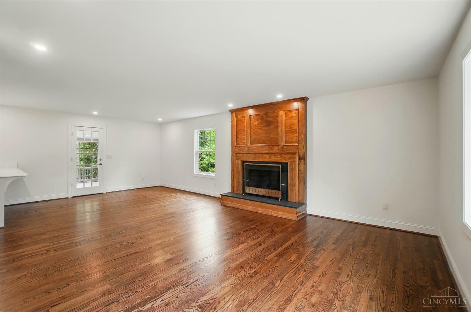 Property Photo:  6516 Willow Hollow Lane  OH 45243 