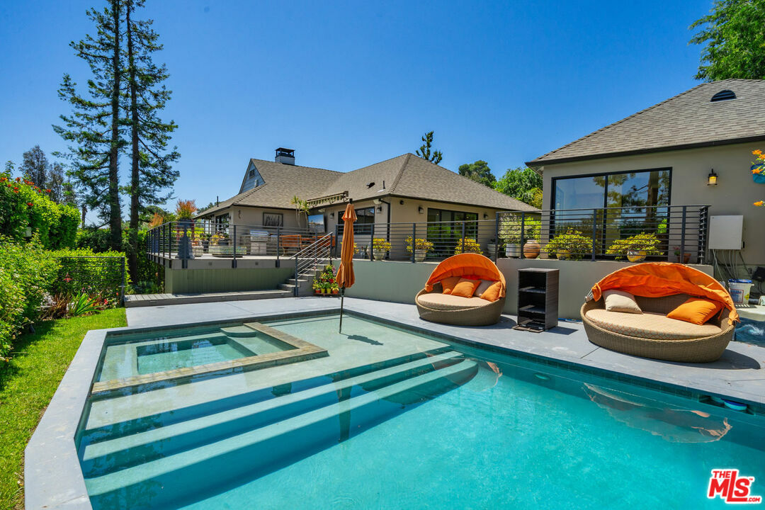 Property Photo: 2841 Montcalm Ave CA 90046