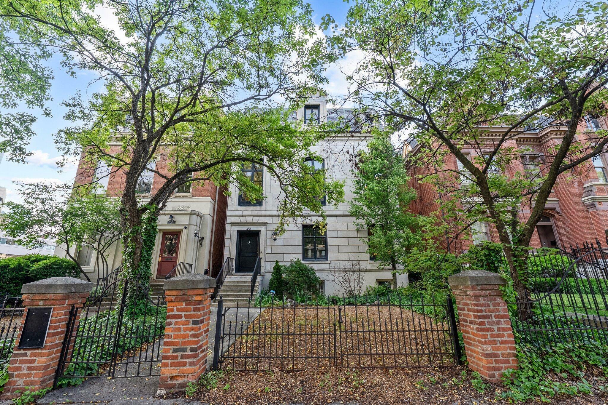 Property Photo:  382 E Town Street  OH 43215 