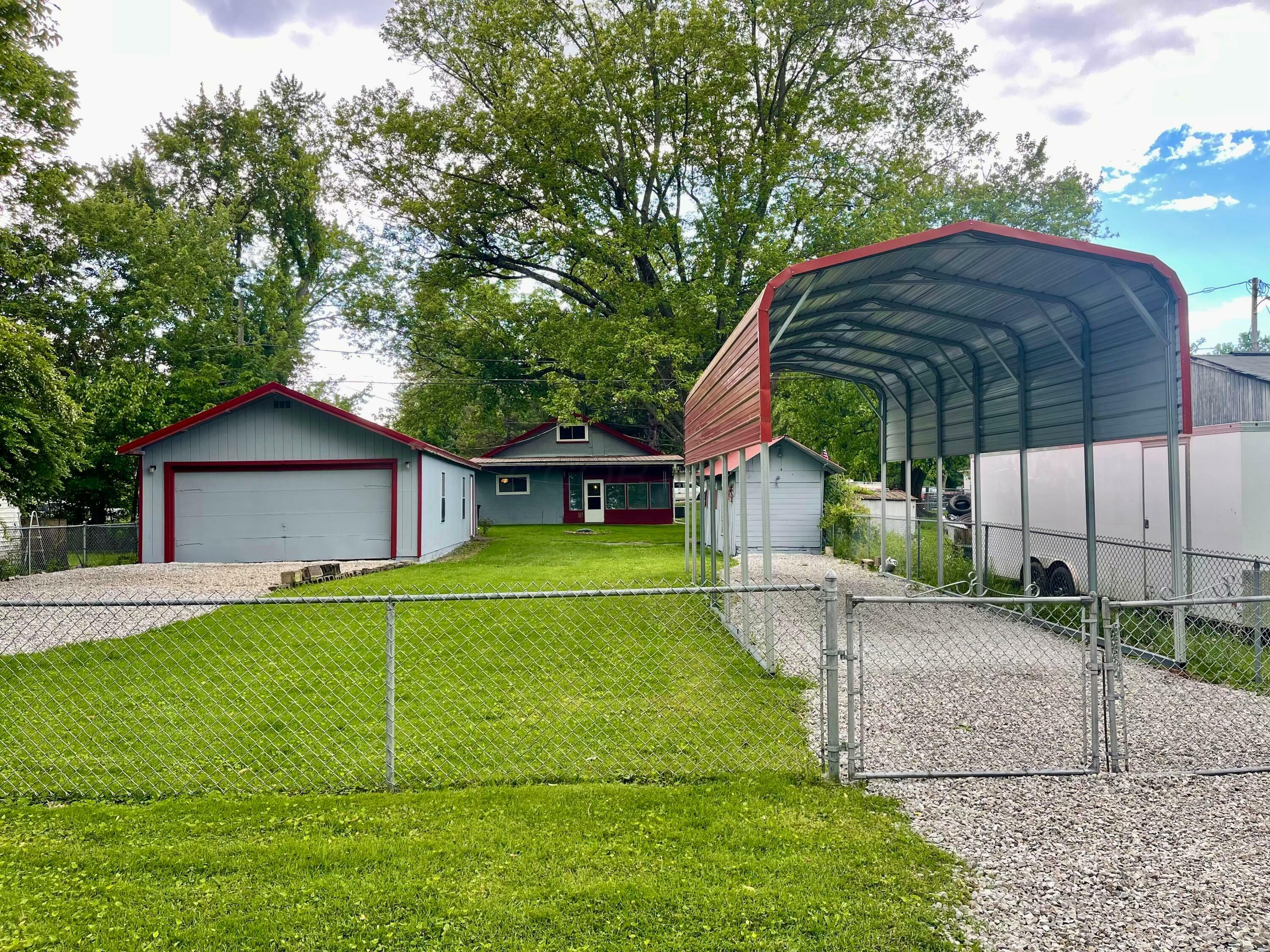 Property Photo: 13424 Ivy NE Road OH 43076