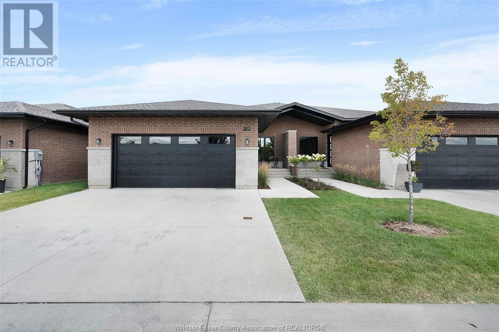 Property Photo: 572 Lily Mac Boulevard ON N6E 3N7