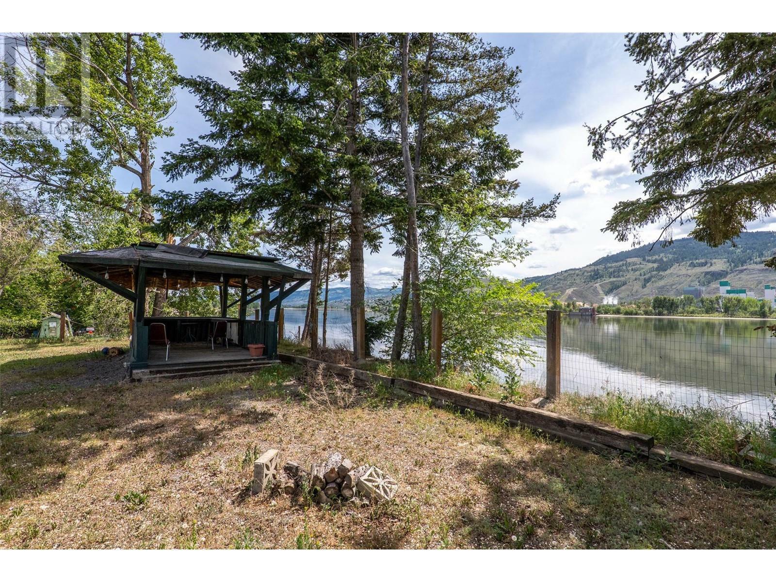 Property Photo:  721 Strauss Street  BC V2B 5R7 