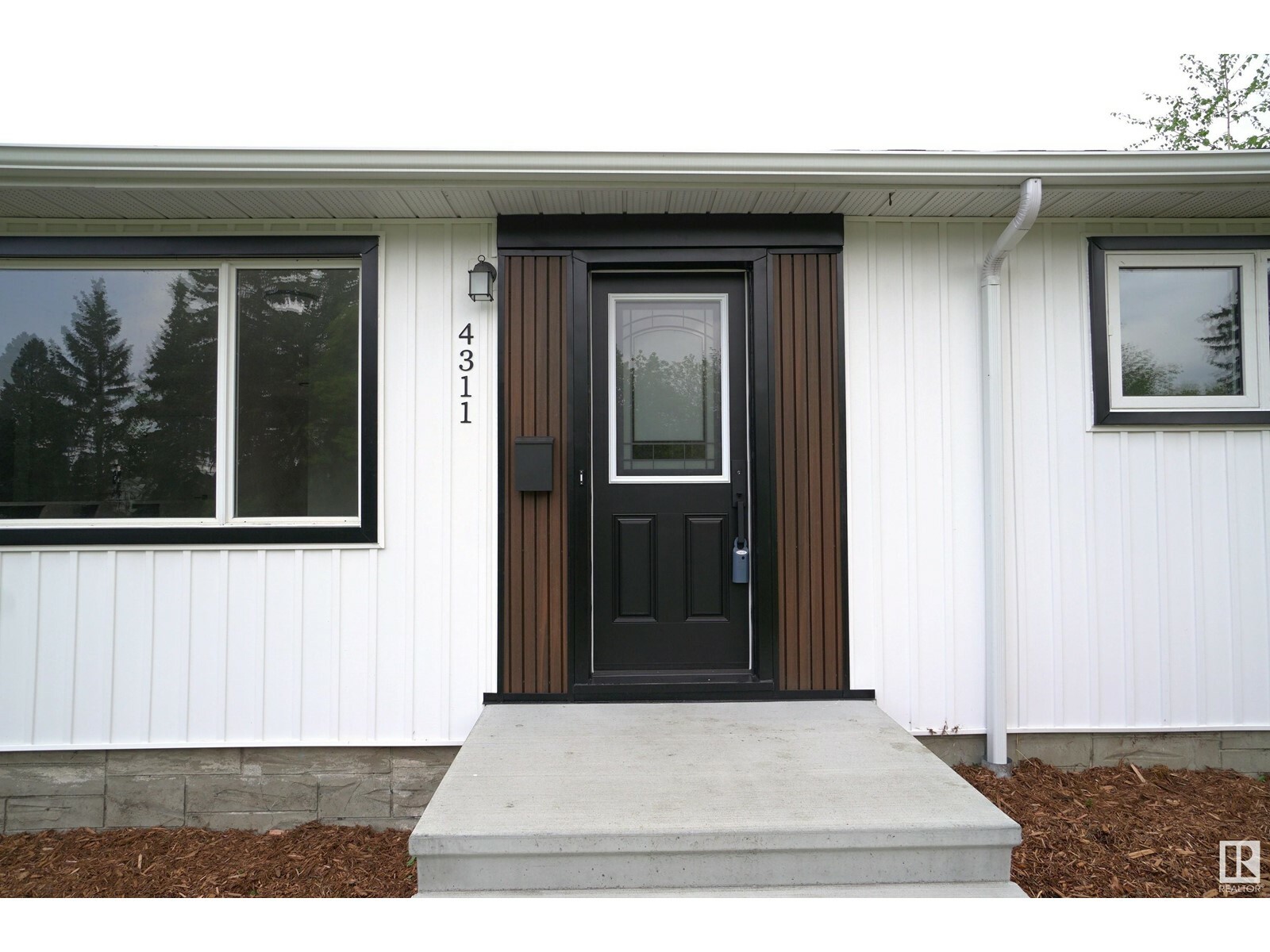 Property Photo: 4311 106 Av NW AB T6A 1E1