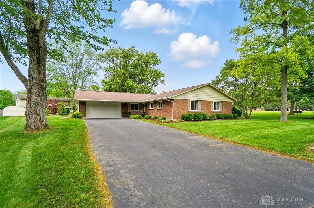 Property Photo:  5547 Forest Bend Drive  OH 45429 