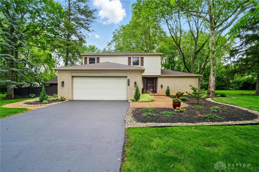 Property Photo: 5206 Beaconwood Court OH 45429