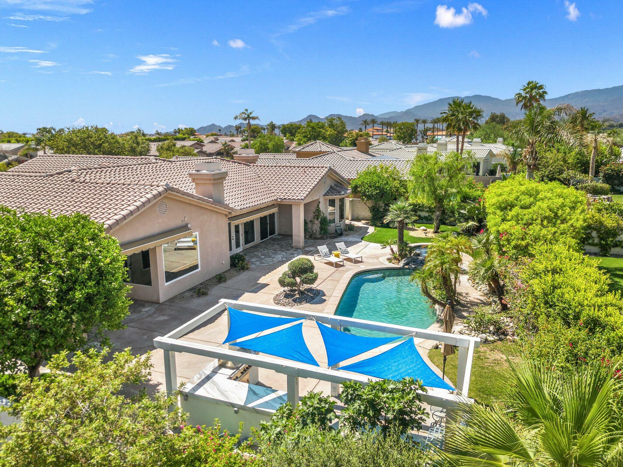 Property Photo: 7 King Edward Court CA 92270