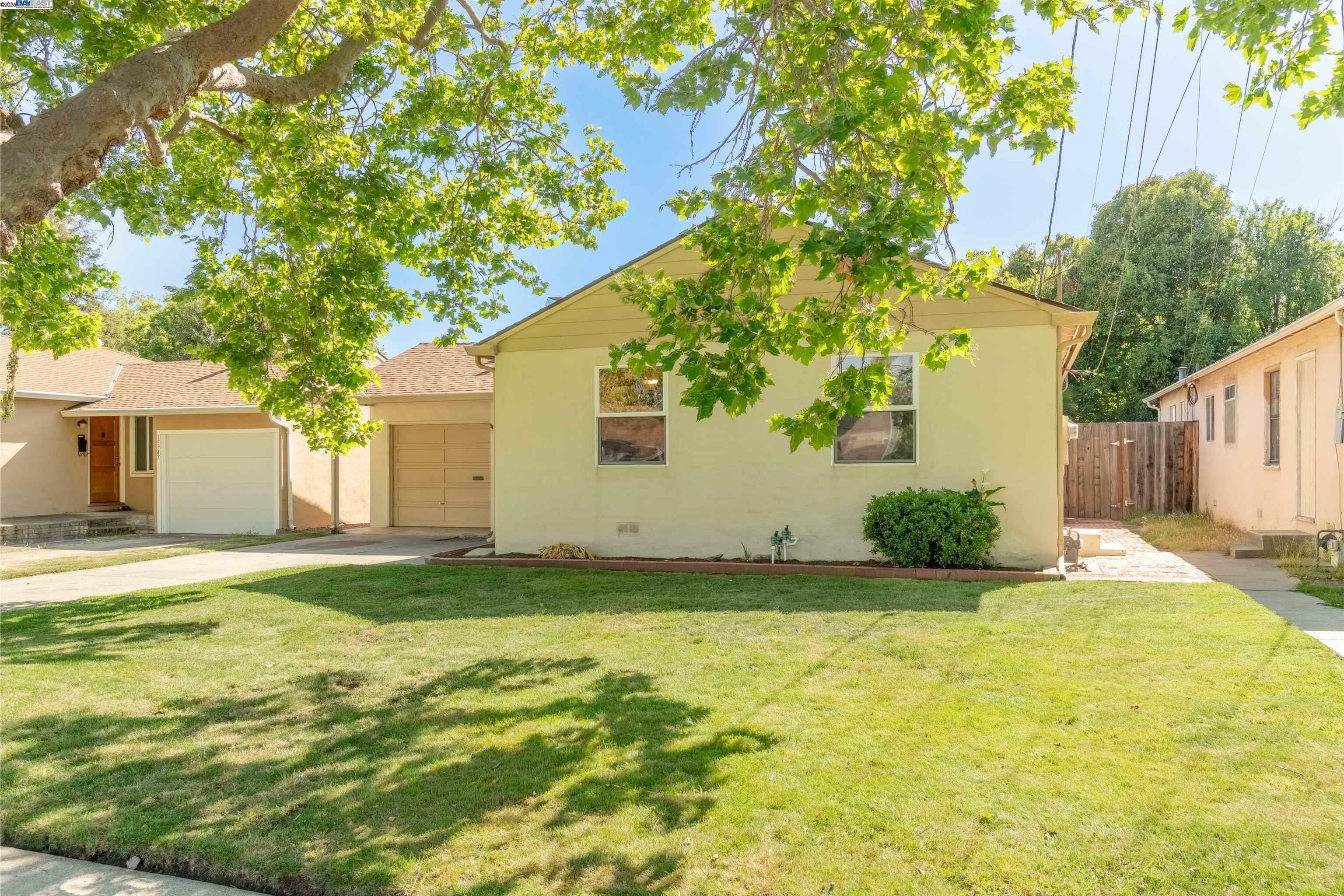 Property Photo: 15743 Via Lunado CA 94580