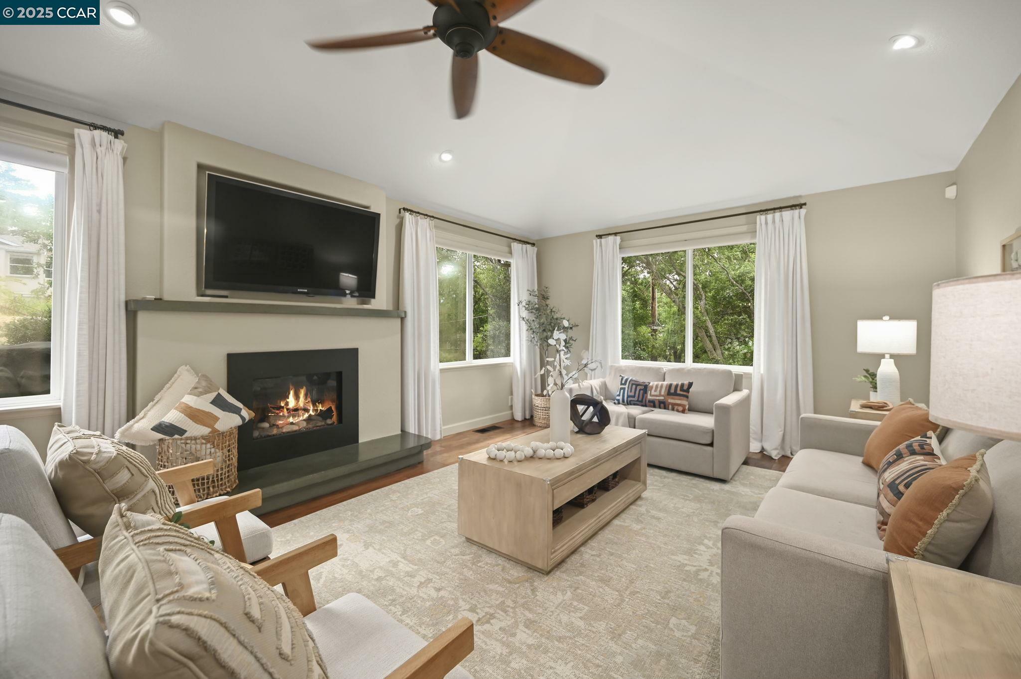 Property Photo: 189 Donaleen Ct CA 94553