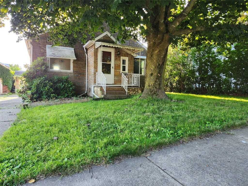 3829 Parade Boulevard  Erie PA 16504 photo
