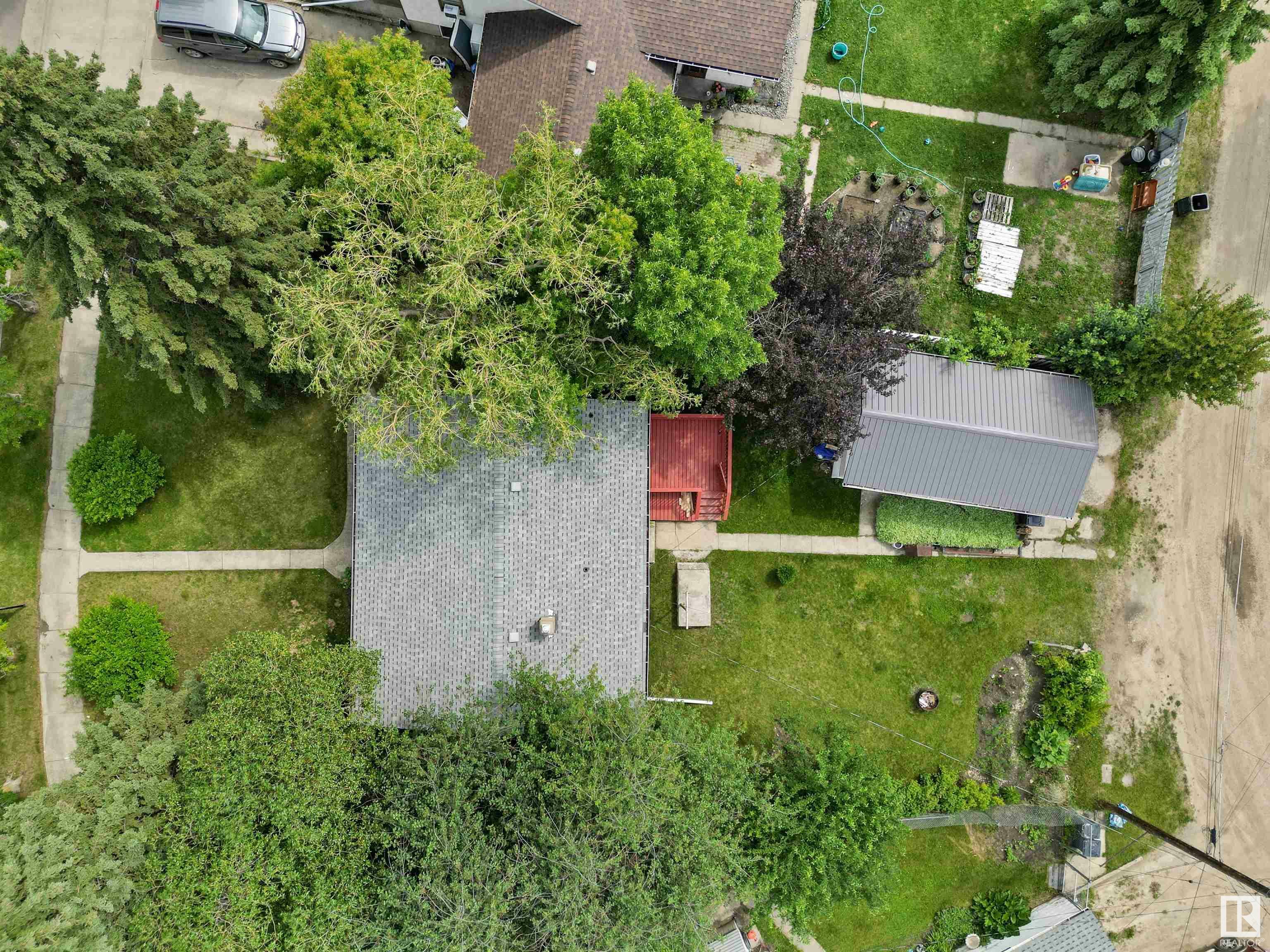 Property Photo:  5036 47 Street  AB T7A 1C7 