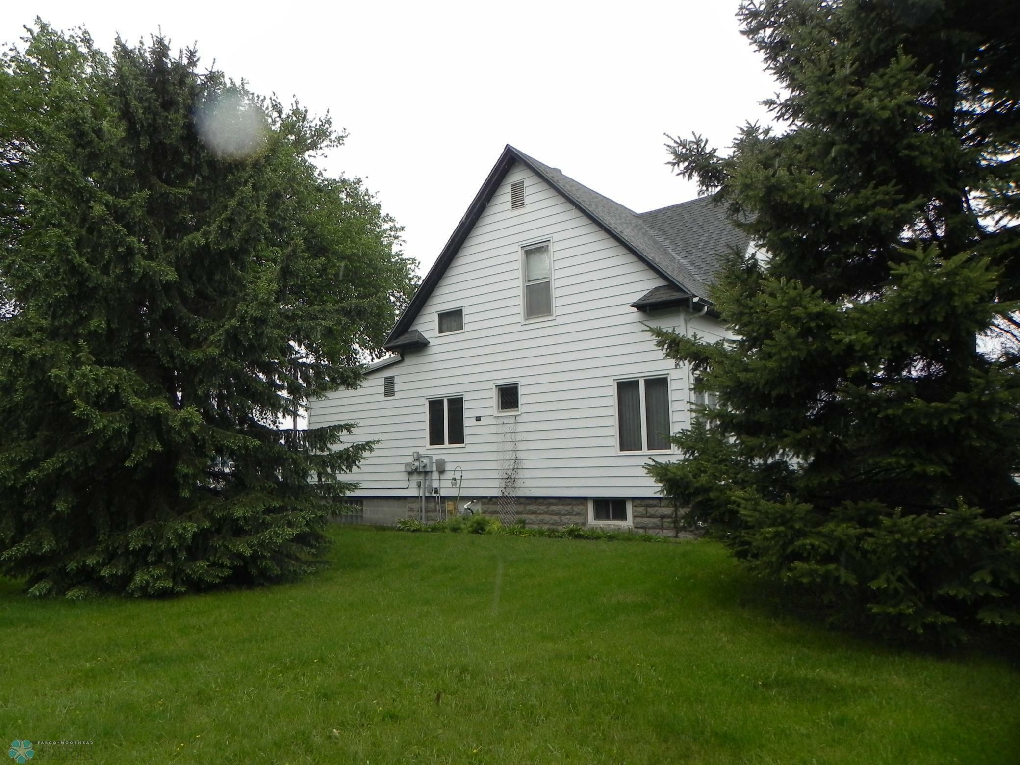 Property Photo: 372 8th Avenue N ND 58012