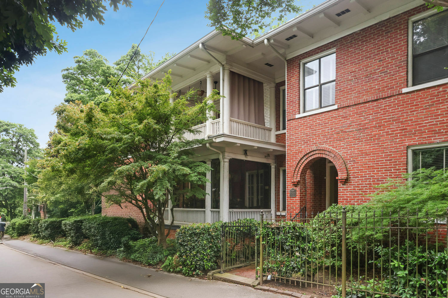 Property Photo: 205 3rd Street Northeast Street NE 4 GA 30308