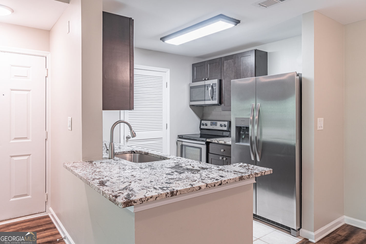 Property Photo: 547 Granville Court GA 30328