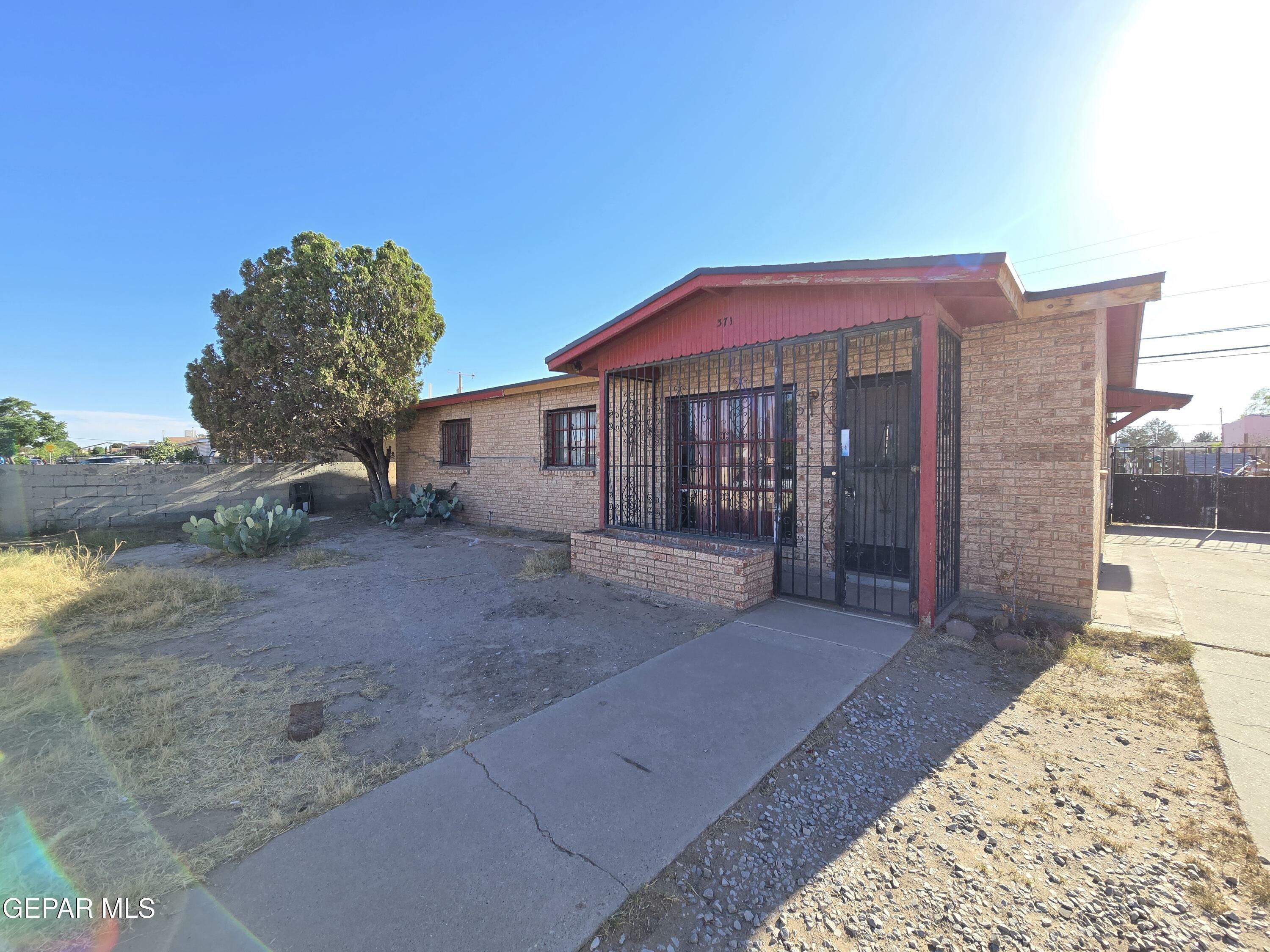 Property Photo:  371 Medina Street  TX 79905 