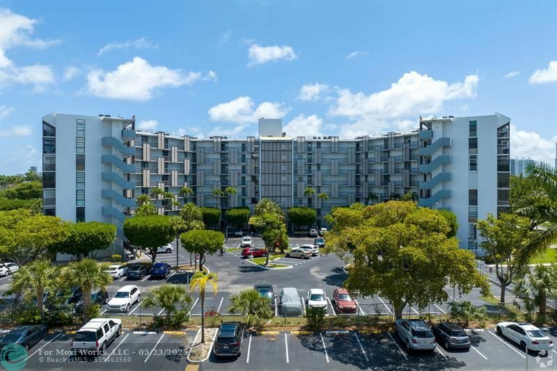 Property Photo: 20400 W Country Club Dr 310 FL 33180