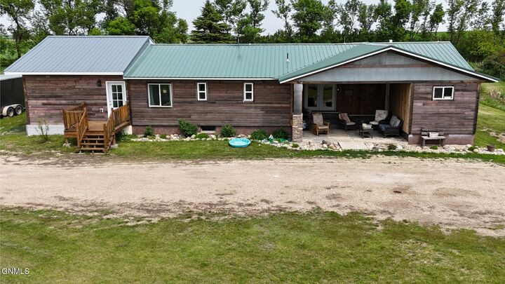 Property Photo:  1632 12th Avenue NW  ND 58575 