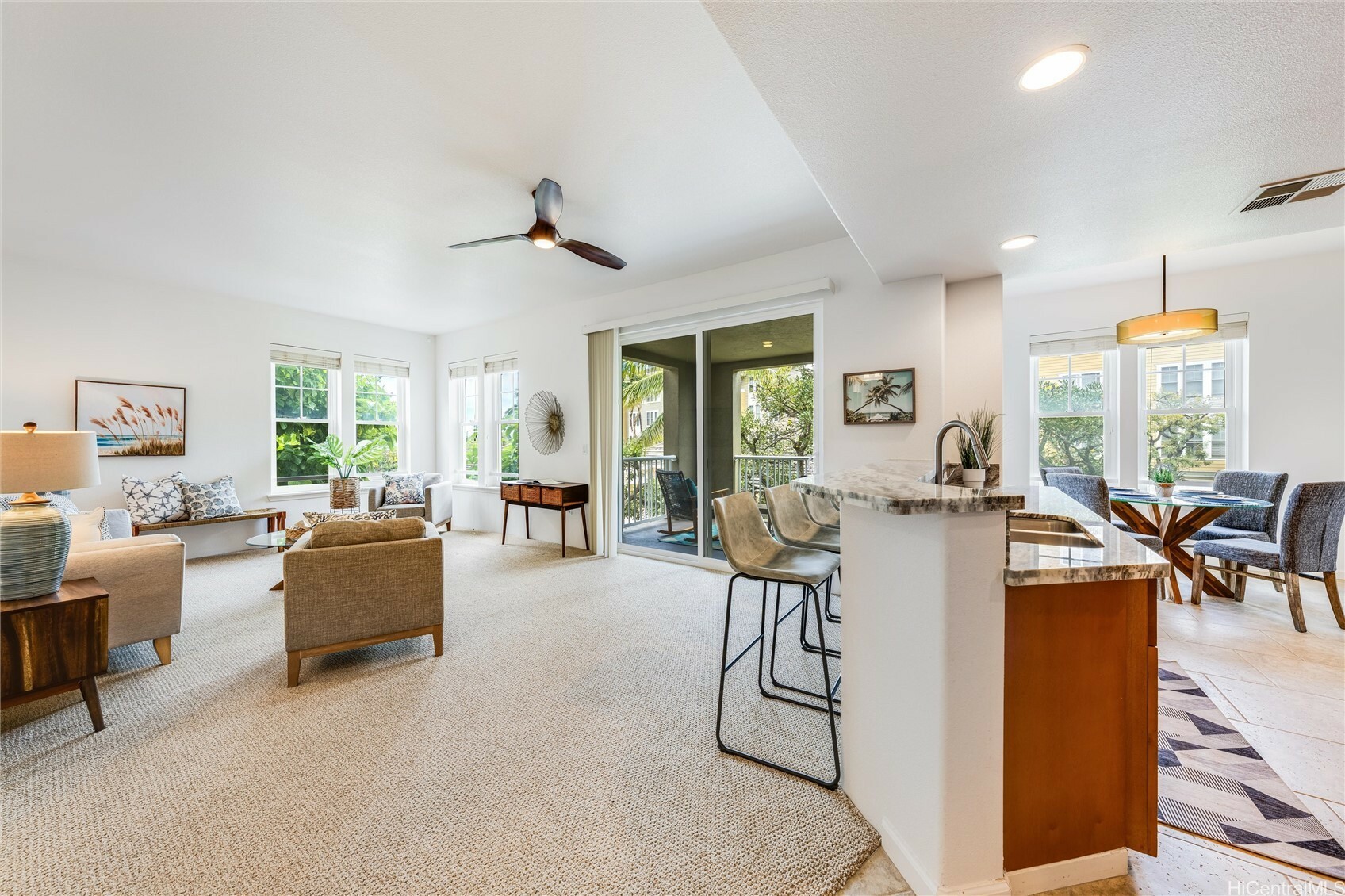 Property Photo: 520 Lunalilo Home Road 7217 HI 96825