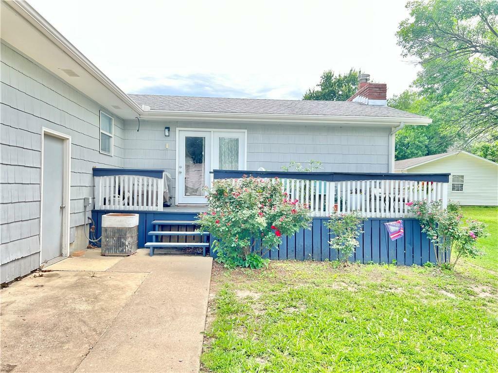 Property Photo: 2107 N 10th Street KS 67301