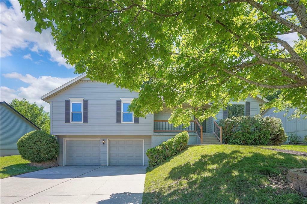 Property Photo:  412 Station Drive  MO 64086 