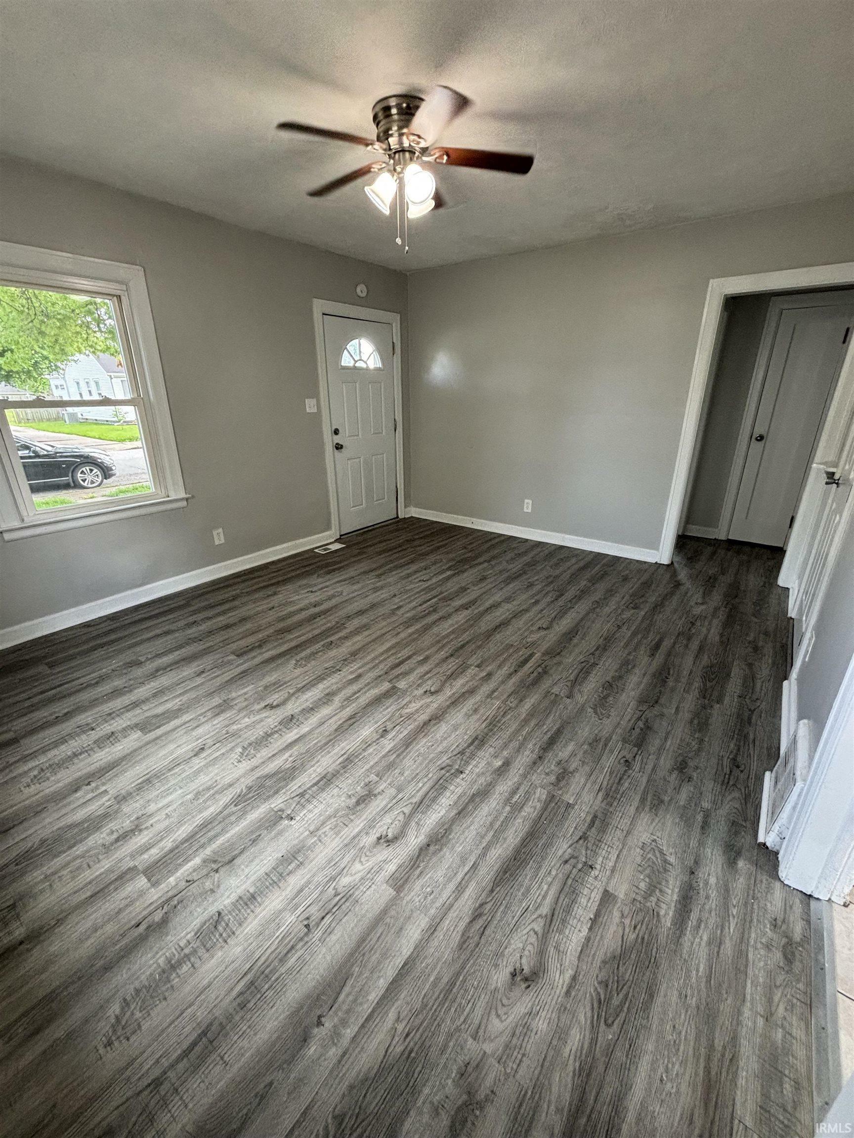 Property Photo: 928 Negley Avenue IN 47711-3434